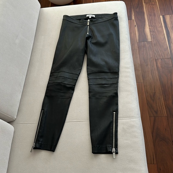 ELIZABETH AND JAMES BLACK LAMBSKIN LEATHER MOTO PANTS SIZE MEDIUM